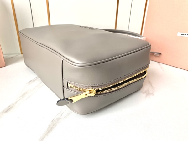 スーパーコピーブランドバッグ着用イメージ